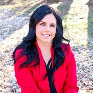 Meet your Posher, Caitlin